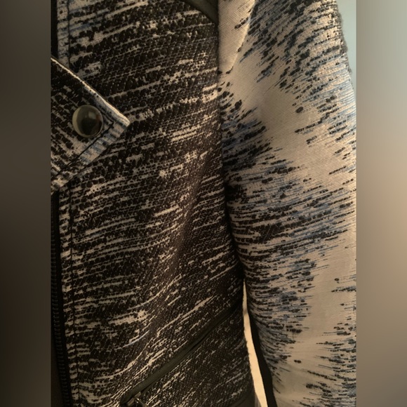 BCBG max jacket - Picture 5 of 6